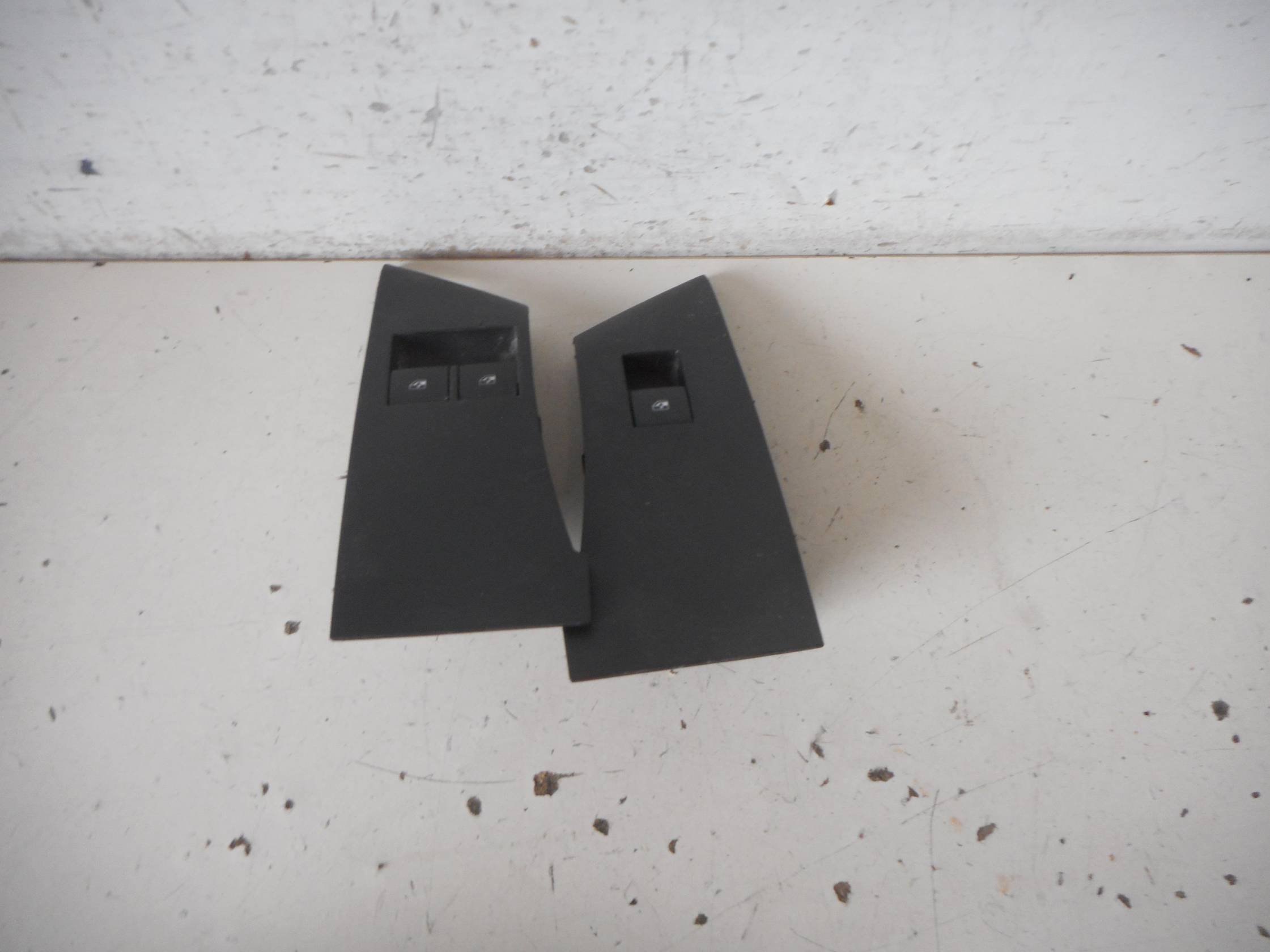 Interruttore alzacristalli porta ant.